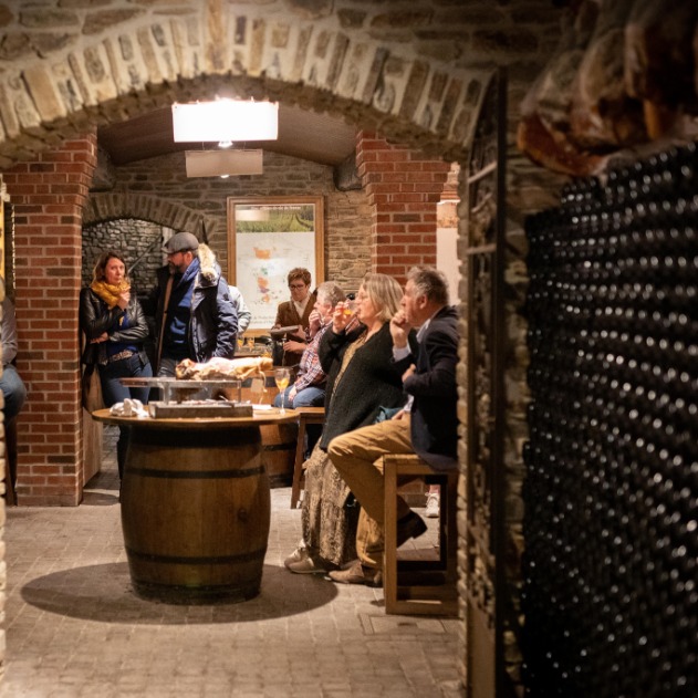 À la découverte de notre univers viticole et œnologique À la découverte de notre univers viticole et œnologique